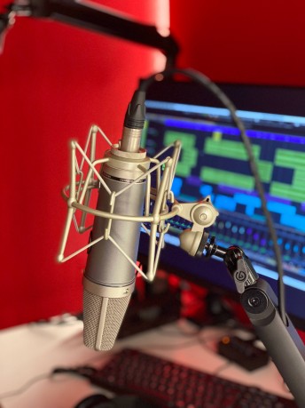 Vlavo-greek-Voice-Overs-studio-Neumann