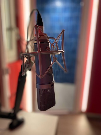Vlavo-greek-Voice-Overs-studio-Neumann2-opt